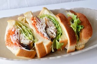 北海道小麦　サバサンド